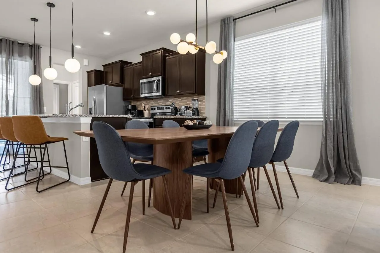 Holiday home Brand New Themed Home With Amazing Club House Davenport