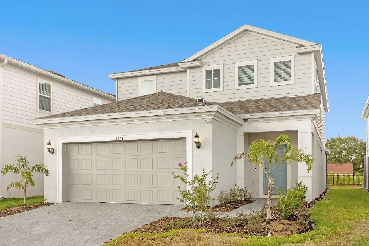 Holiday home Brand New Themed Home With Amazing Club House Davenport