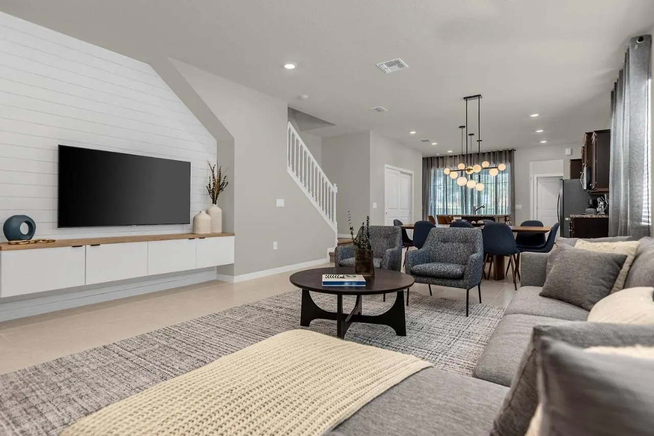 Brand New Themed Home With Amazing Club House Davenport Holiday home