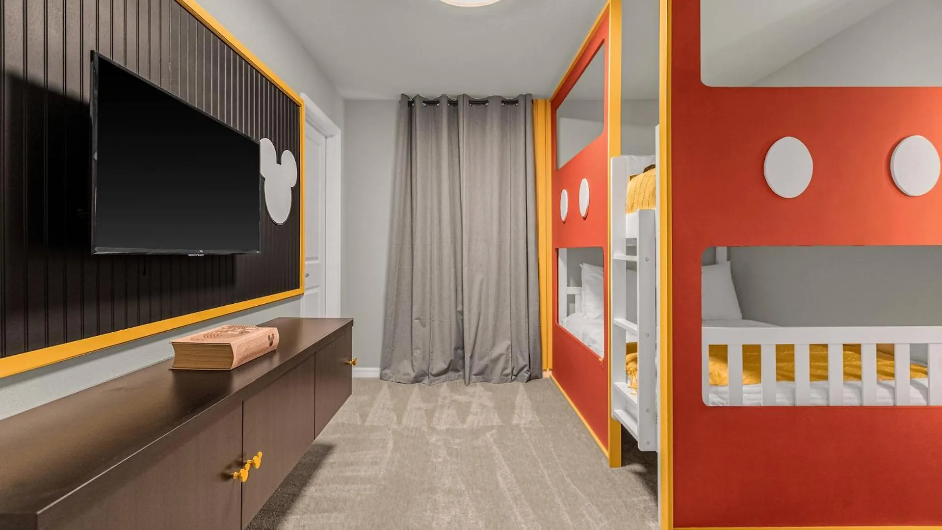 Brand New Themed Home With Amazing Club House Davenport Holiday home