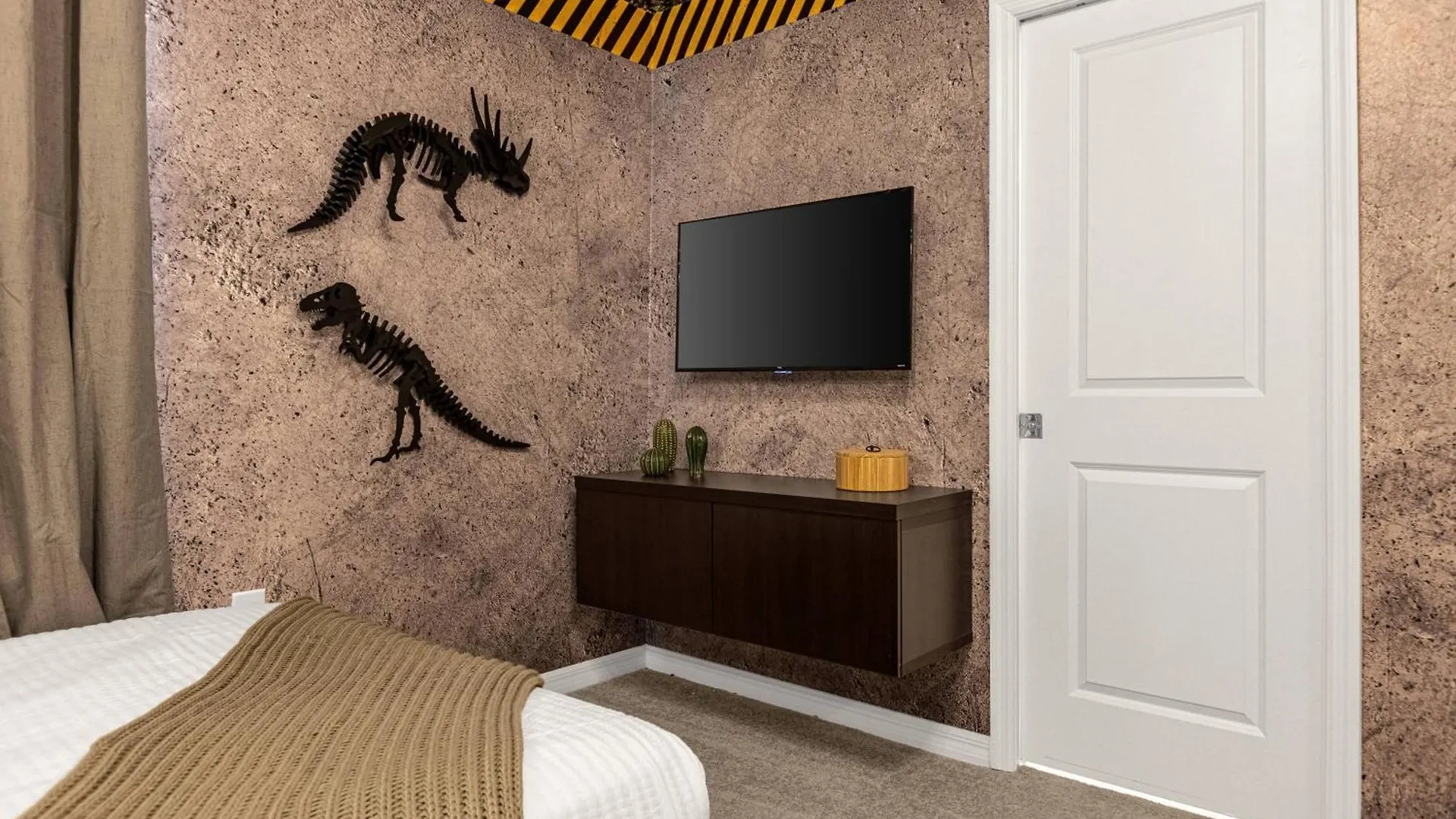 Brand New Themed Home With Amazing Club House Davenport